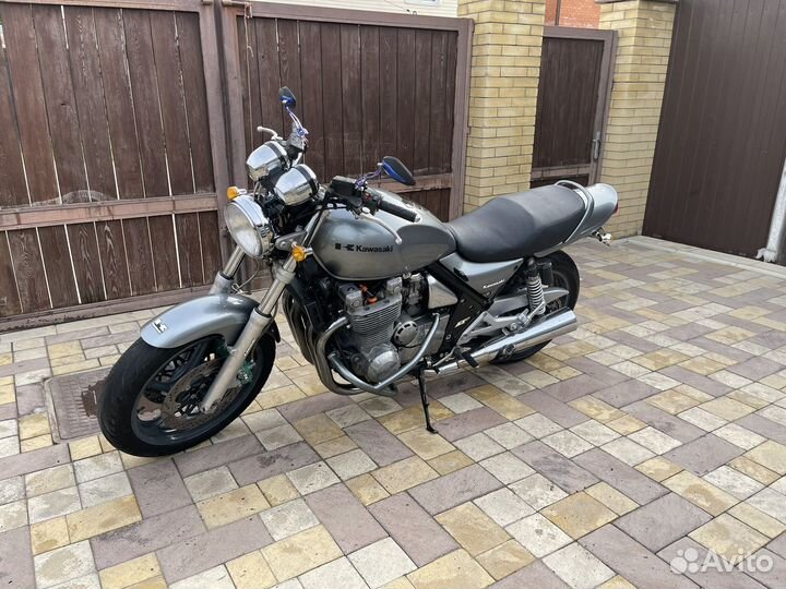 Kawasaki zr1100