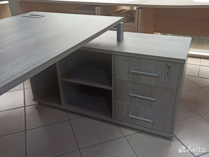 Стол руководителя