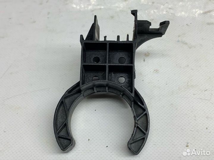 Кронштейн Volkswagen Tiguan 2.0 2008