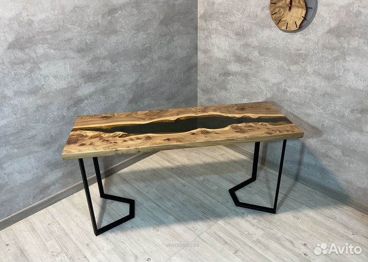 Стол из Эпоксидной смолы и дерева с завода