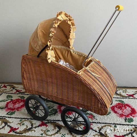 Кукольная коляска