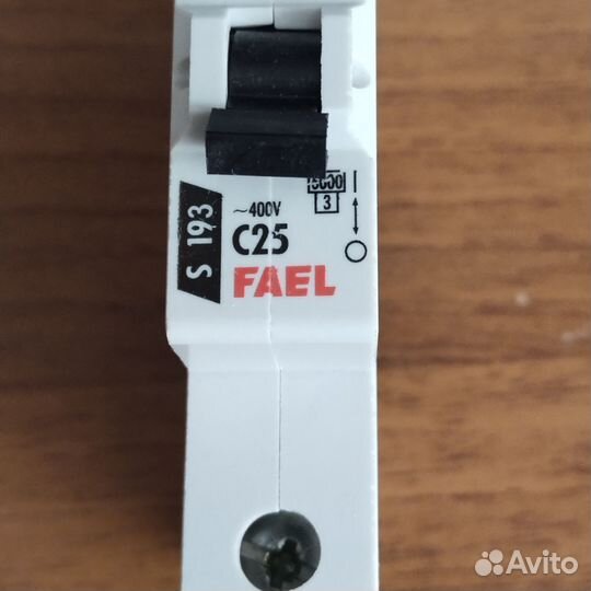 Автоматы трёхфазные Fael