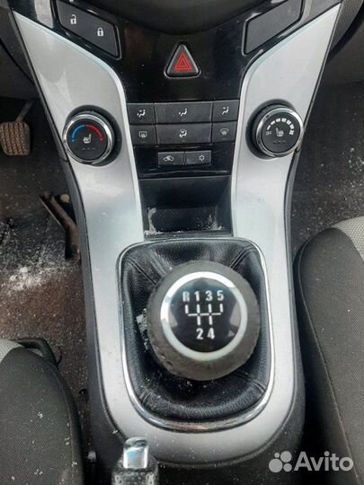 Накладка на кулису Chevrolet Cruze Z18XER 2013