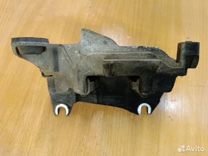 Опора кпп Renault Scenic 3 минивэн К9К832 2010