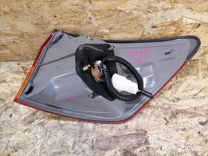 Фонарь левый Lexus IS250 2