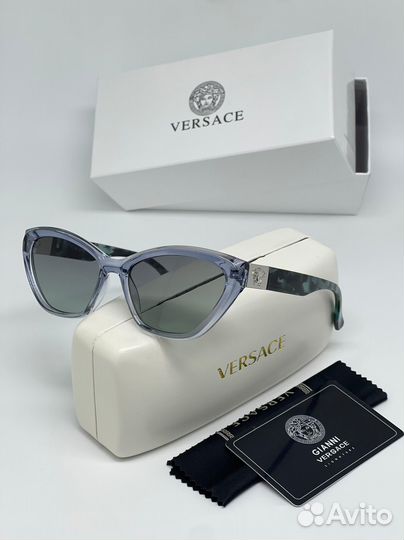 Солнцезащитные очки Versace