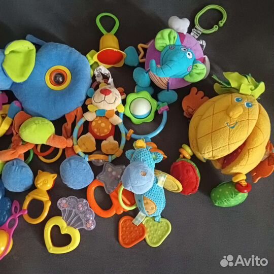 Погремушки,грызунки,развивашки пакетом