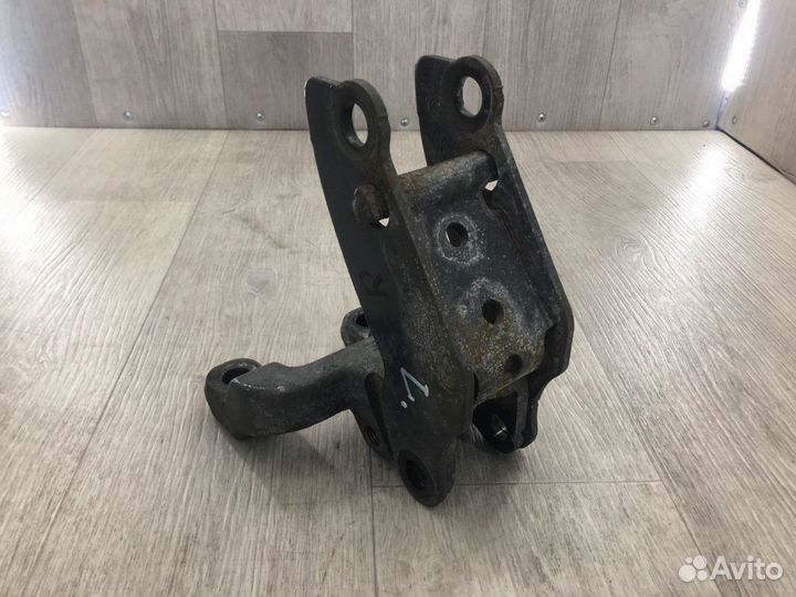 Кронштейн крепления торсиона левый Daf Xf106 2018