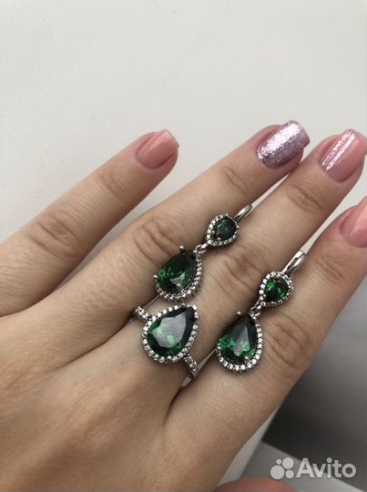 Серебряный комплект с изумрудом