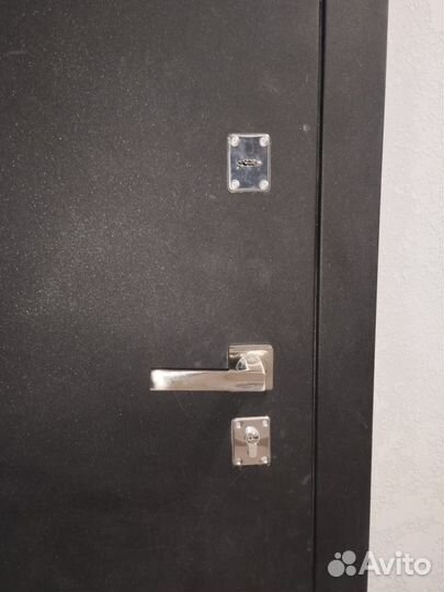 Дверь новая