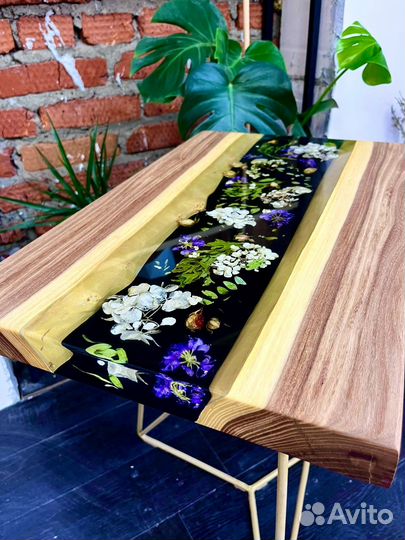 Столешница из спила с сухоцветами