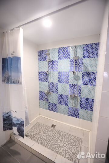 Баня с бассейном и бильярдом