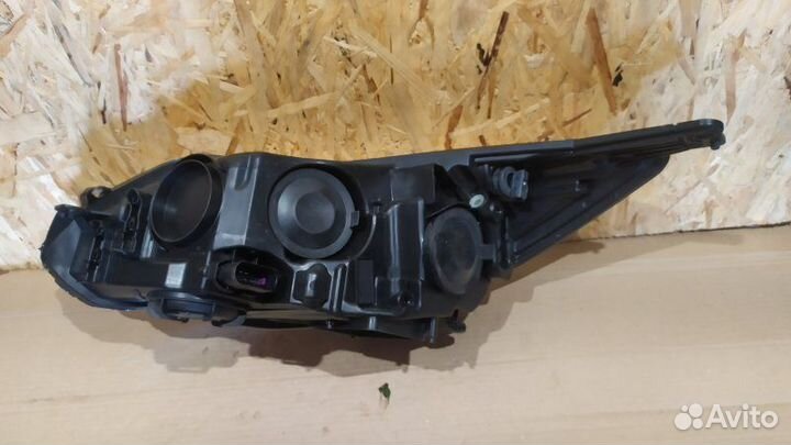 Фара Ford Focus 3 2010 2011 2012 2013 2014 2015