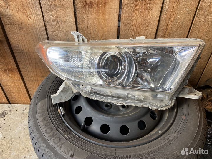 Фара toyota highlander