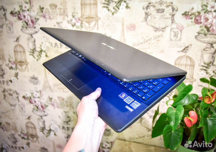 Быстрый красивый ноутбук asus 500\4гб + мышь