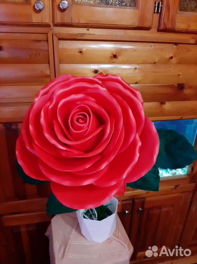 Розы из изолона