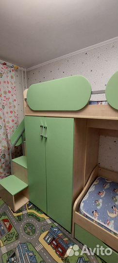 Двухъярусная кровать со шкафами