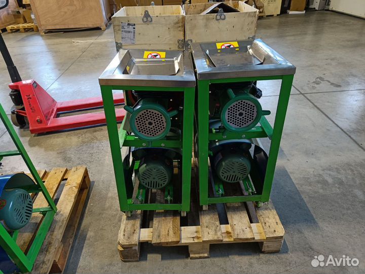 Мясорубка электрическая, профессиональная