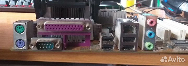 Материнская плата с процессором и памятью