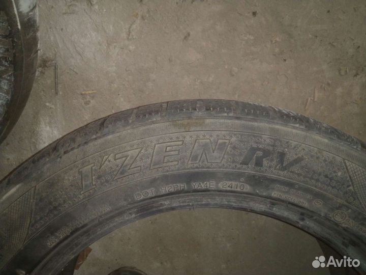 Kumho I'Zen RV Asymmetric 235/55 R18