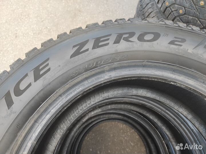 Pirelli Ice Zero 2 215/65 R16