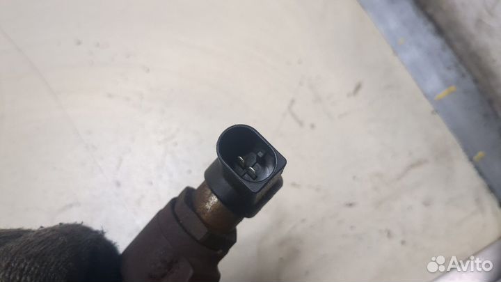 Форсунка топливная Volvo S40 2004