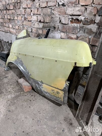 Крыло левое Mercedes-Benz W123