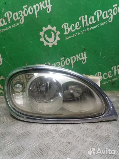 Фара передняя правая Волга 31105
