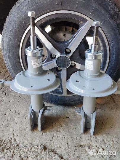 Стойки передние ваз 1118