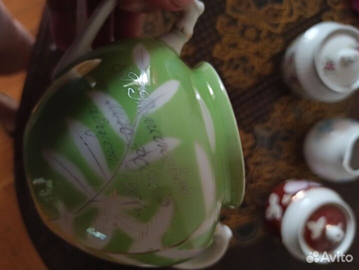 Сахарницы и молочник