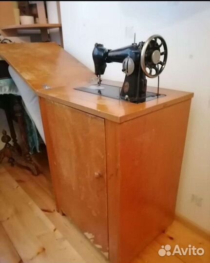 Швейная машина Подольск ножная