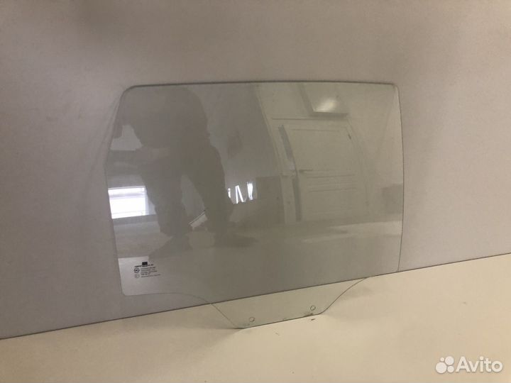 Стекло двери задней правой Chevrolet Aveo T200 200