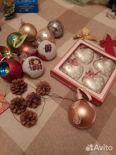 Новогодние елочные игрушки