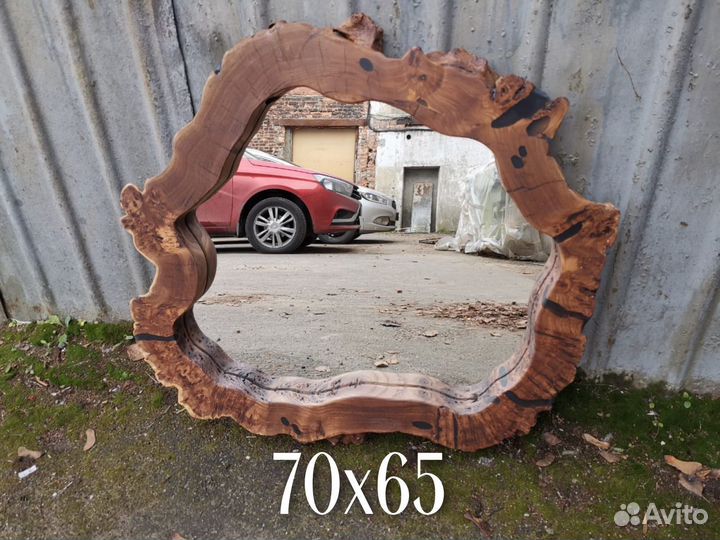 Зеркало в раме из спила капового карагача