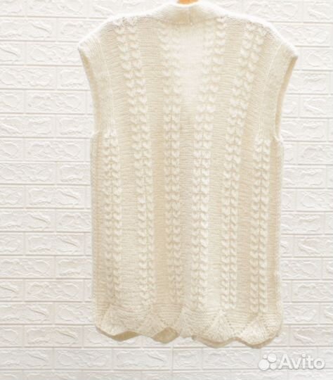 Новый шерстяной жилет с козьим пухом.Большой разме