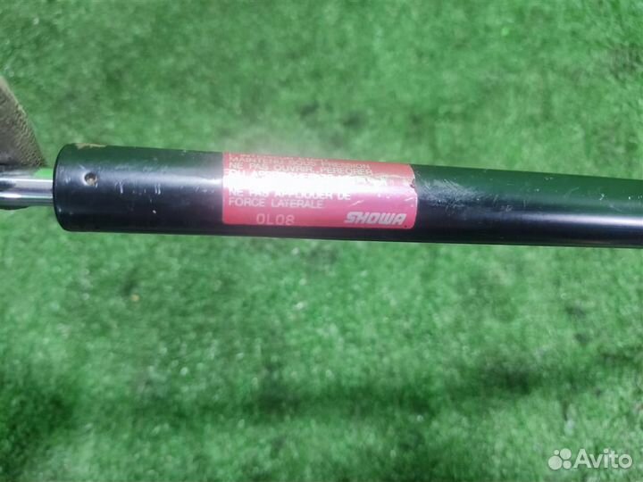 Амортизатор багажника Suzuki Grand Vitara 2011