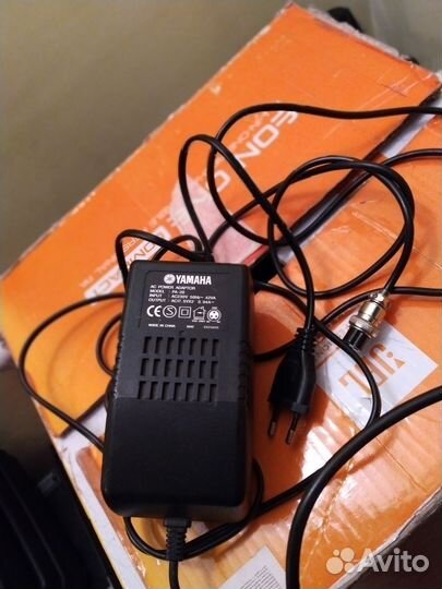 Пульт микшерный yamaha MG-12/4