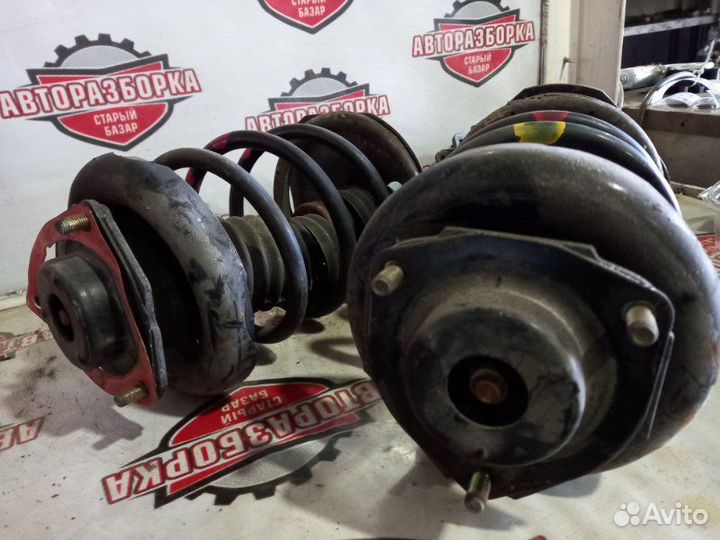 Стойка передняя правая Nissan X-Trail NT30