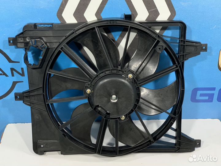 Вентилятор радиатора охлаждения двигателя диффузор