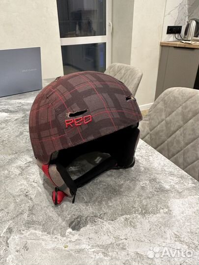 Горнолыжный шлем