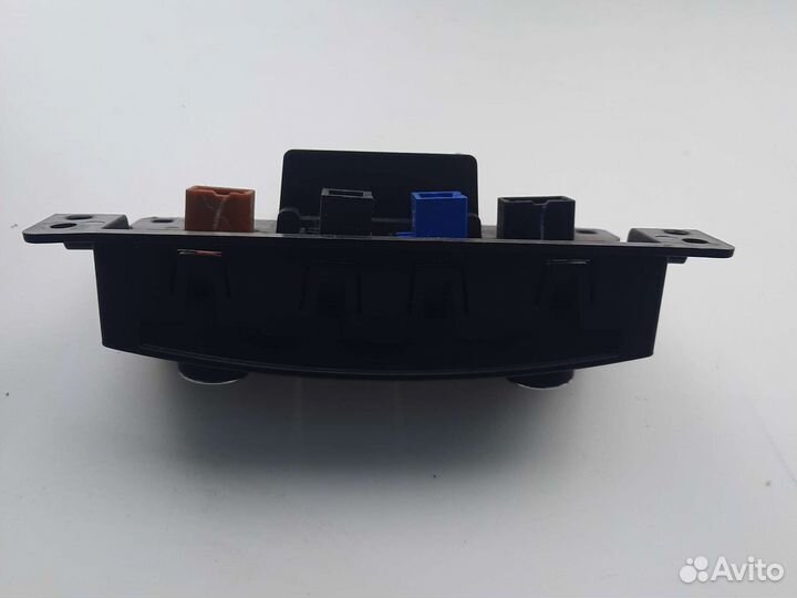 Блок управления подогревом сидений Infiniti Fx35