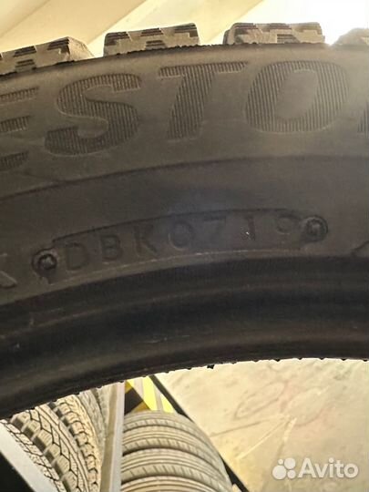 Bridgestone Blizzak Spike-02 245/45 R18