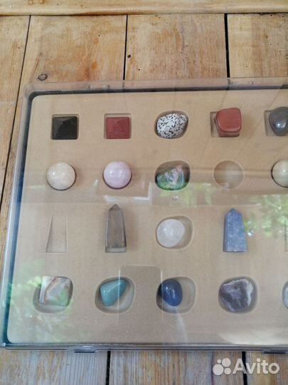 Набор минералов в кейсе