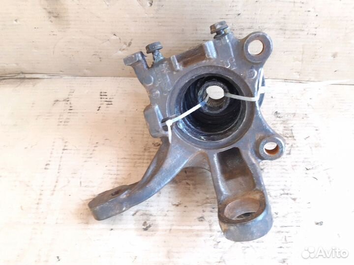 Кулак поворотный правый Фольксваген Т4