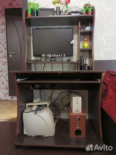 Компьютерный стол
