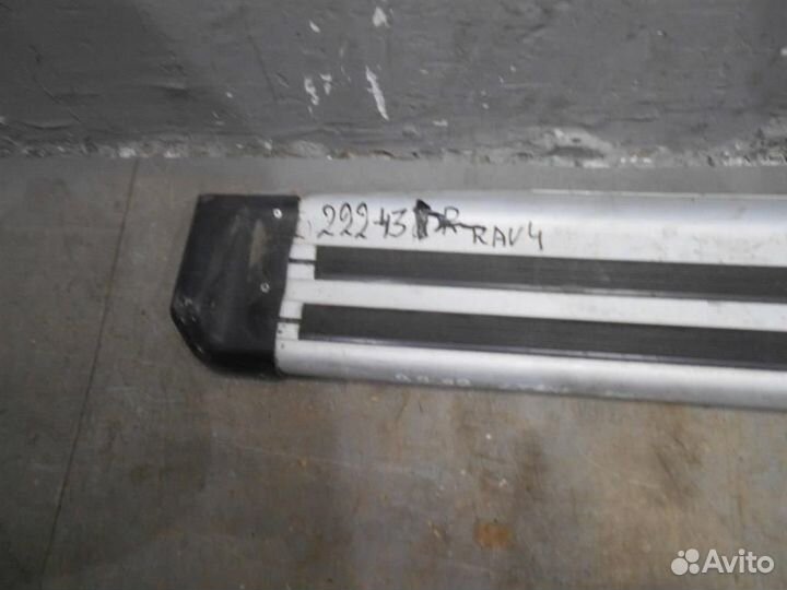 Подножка от Toyota RAV 4 2006-2013