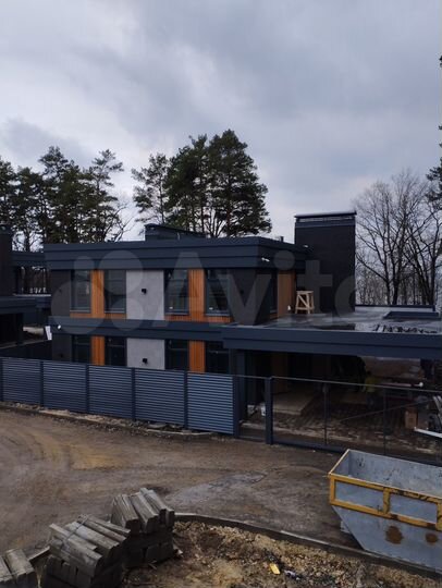 Коттедж 290 м² на участке 3,5 сот.