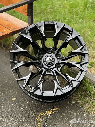 Диски Fuel Flame r18 6x139.7