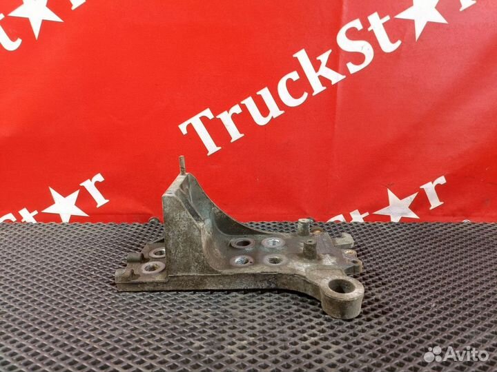 Кронштейн бампера правый Daf XF105