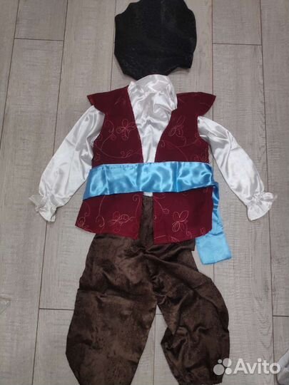 Новогодний костюм пират